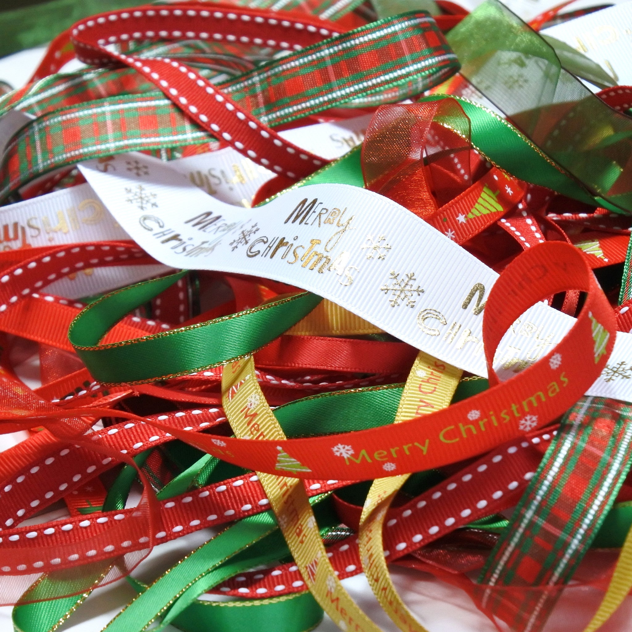 10 x 1 Metres Ribbon off cut Mixed bundle - Xmas Theme